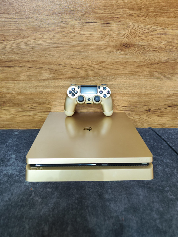 کنسول طلایی PS4 کپی خور ورژن 9ظرفیت 500GB