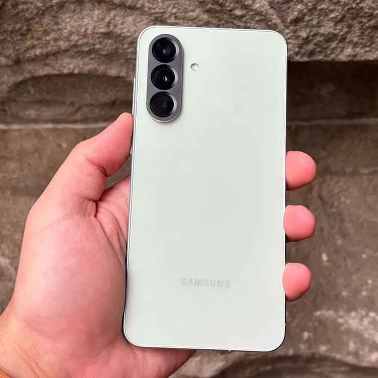 گوشی موبایل سامسونگ مدل Galaxy A56 دو سیم کارت ظرفیت 256 گیگابایت و رم 12 گیگابایت - ویتنام(سه ماه کار)